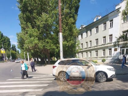 На углу 2-й Садовой и Аткарской иномарка сбила женщину