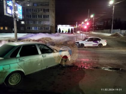 На Большой Садовой не поделили дорогу две 