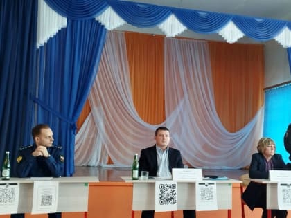 Глава района Фёдор Калмыков встретился с жителями села Любимово