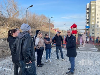 Алексей Антонов обсудил с саратовцами вопросы благоустройства