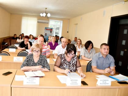 Заседание районного совета: важные вопросы и награждение