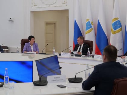 Губернатор Роман Бусаргин: из Саратовской области в подшефный Сватовский район ЛНР отправили более 700 тонн гуманитарной помощи