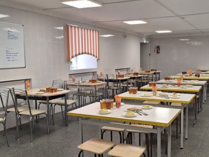 Саратовским школьникам занижали порции горячего питания