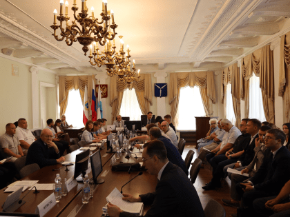 Состоялось заседание постоянной комиссии по бюджетно-финансовым вопросам, экономике, использованию муниципальной собственности, местным налогам и сборам Саратовской городской Думы