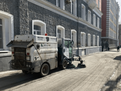 Продолжаются мероприятия по уборке улично-дорожной сети города