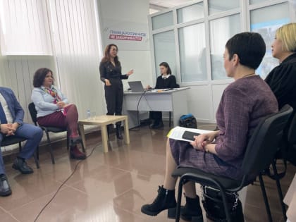 Депутаты обратили внимание на роль женщины в развитии предпринимательства