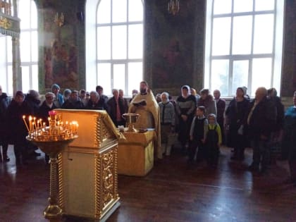 В кафедральном соборе совершен молебен перед чтением Псалтири