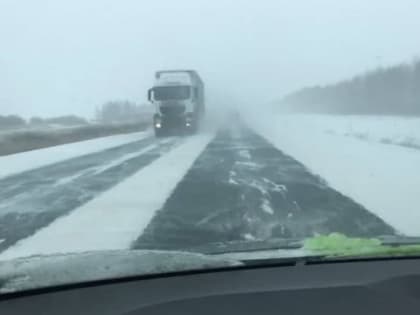 Из-за непогоды закрыт саратовский участок трассы на Казахстан