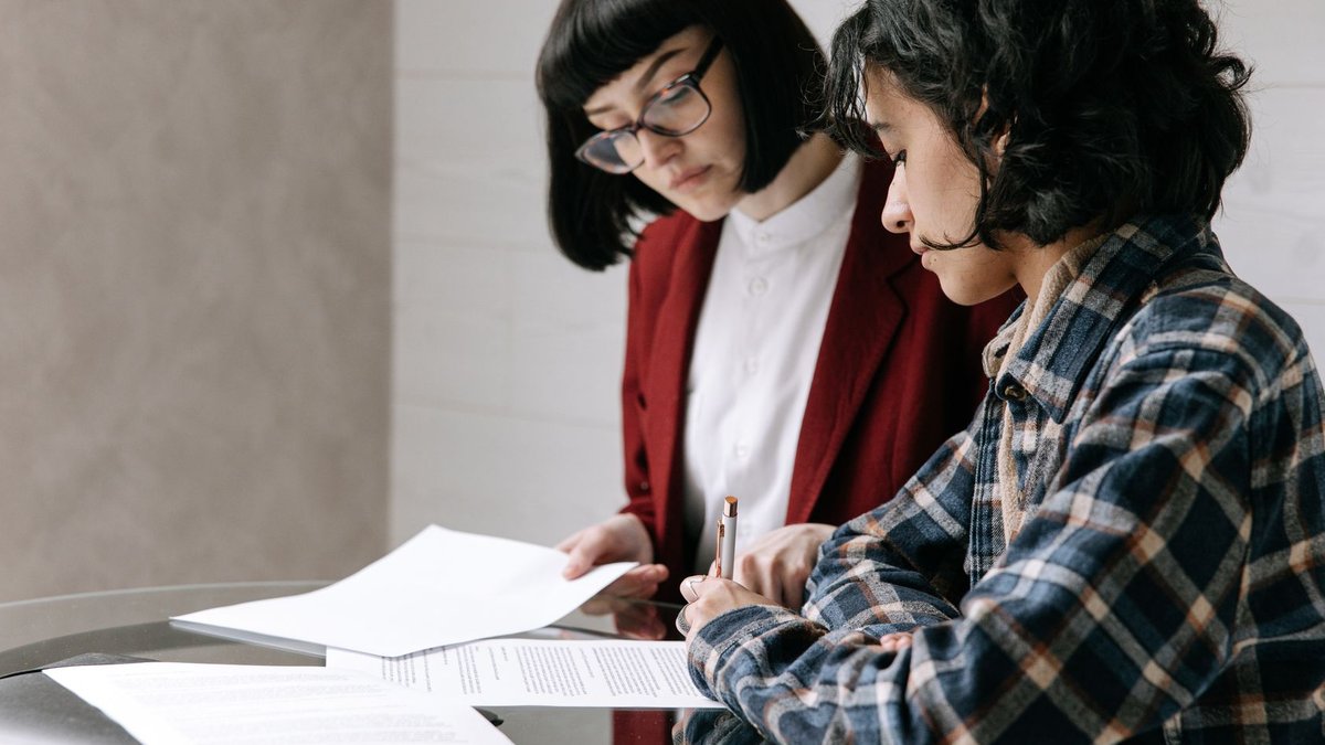 Ontario court updates job contract rules - employment contract