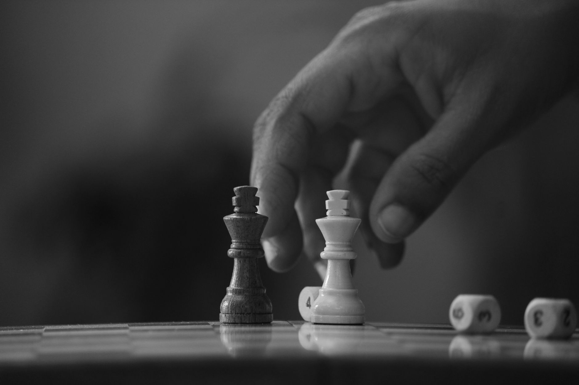 AI Marketing Strategies Resemble Human Tactics