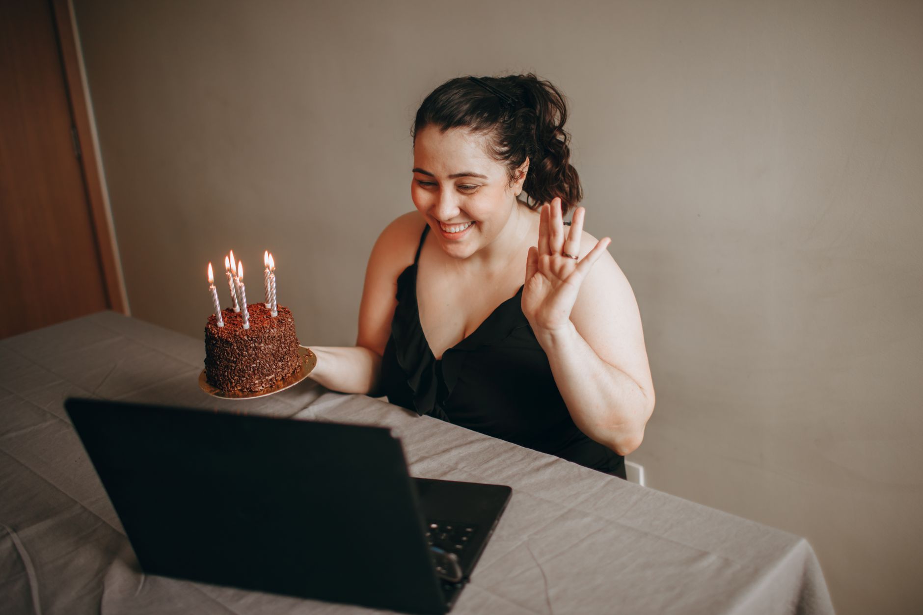 Fulfill The Cravings By Send Cake Online To Your Dear Ones