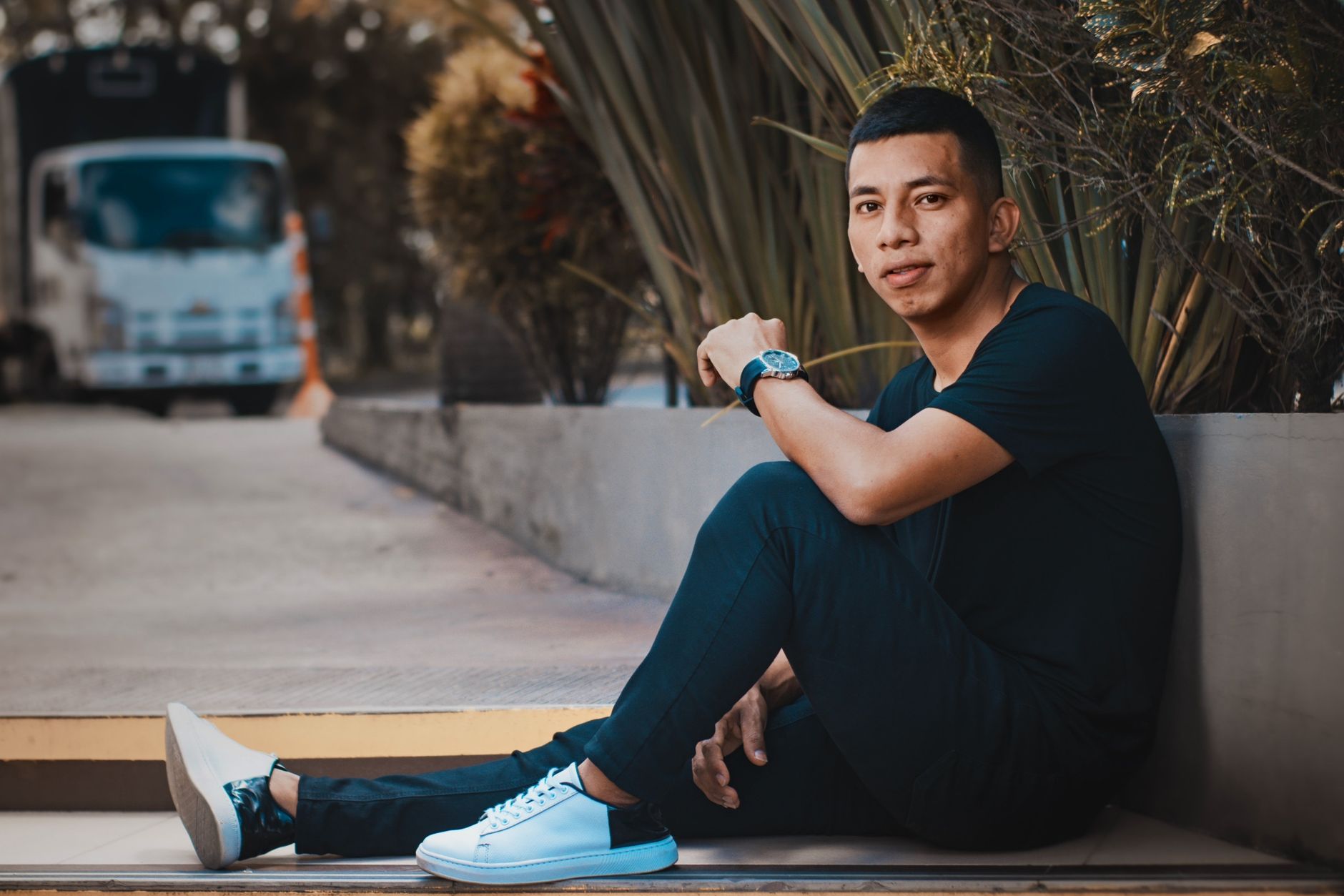 The Right Brands for Men to Create Your Own Casual Yet Elegant Outfits in 2020