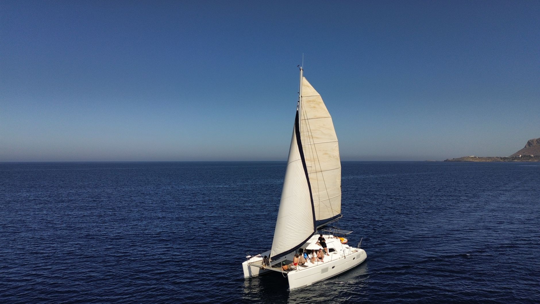 Private Yacht vs Catamaran in Cancun: Which Charter Experience Is Right for You?