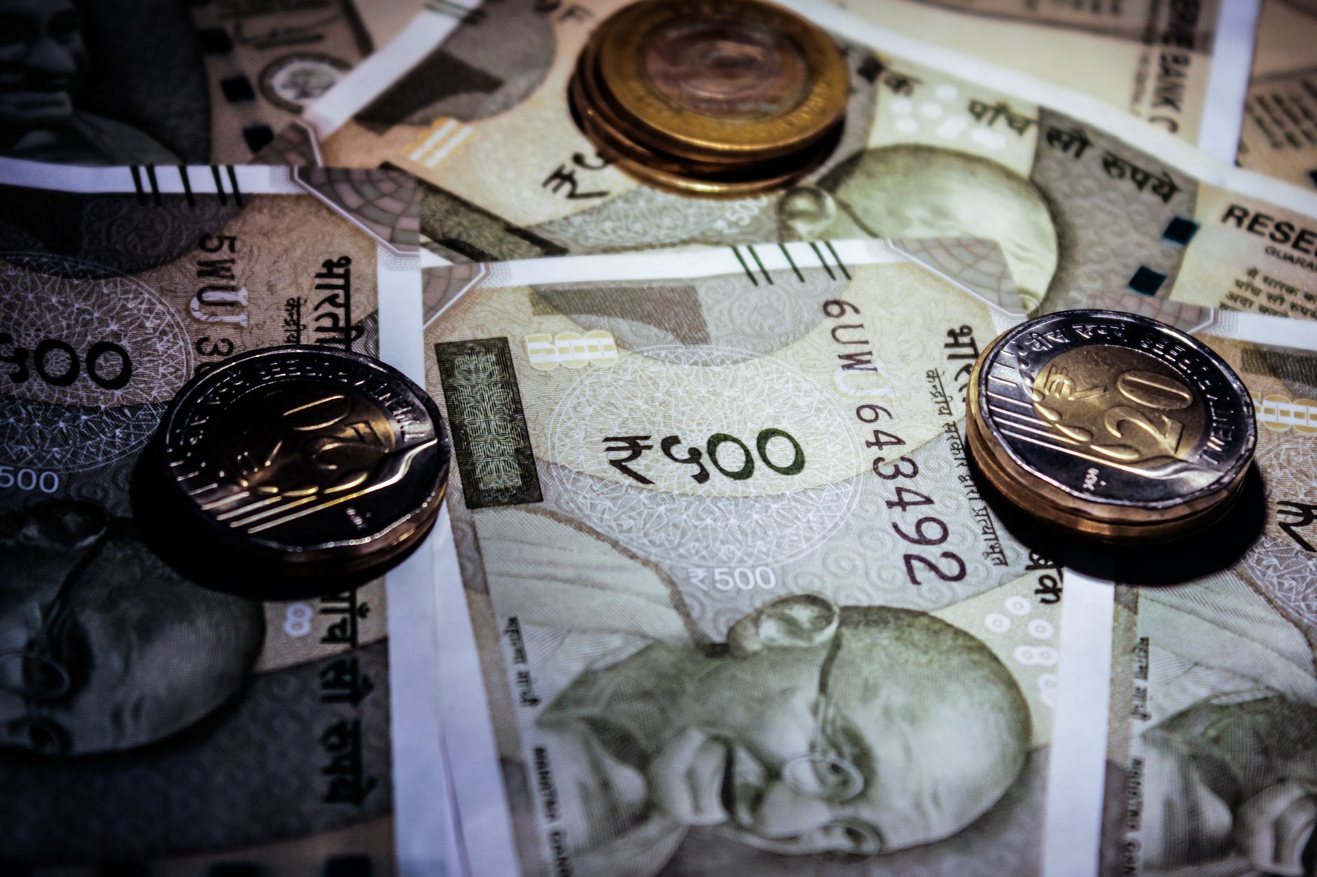 Retirees Juggle Savings, Family Needs and Stability