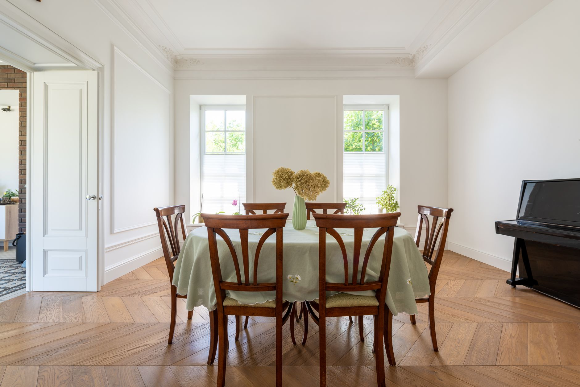 5 Reasons Why Foreigners Like French Furniture
