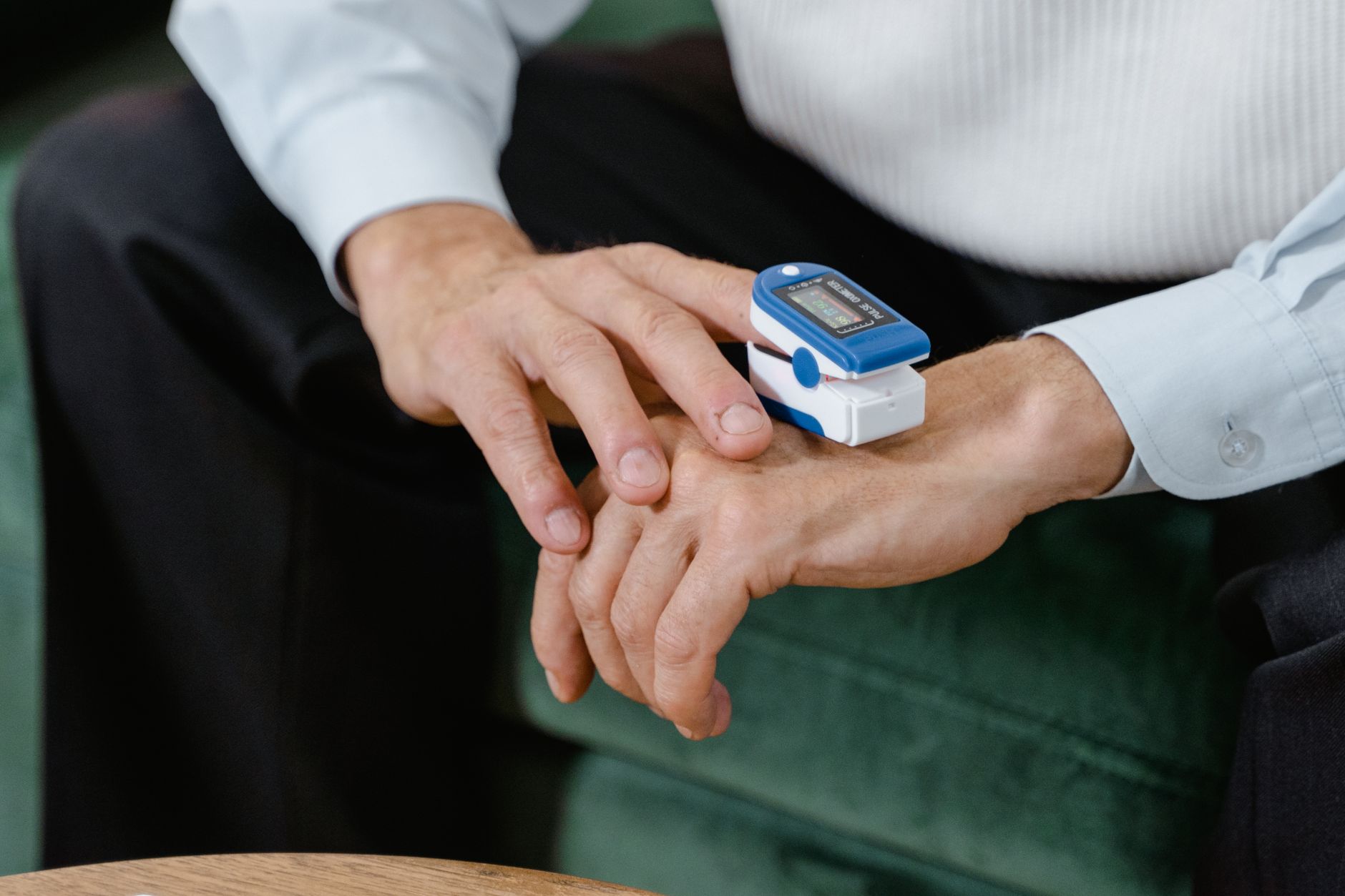 The Benefits of Using a Pulse Oximeter at Home