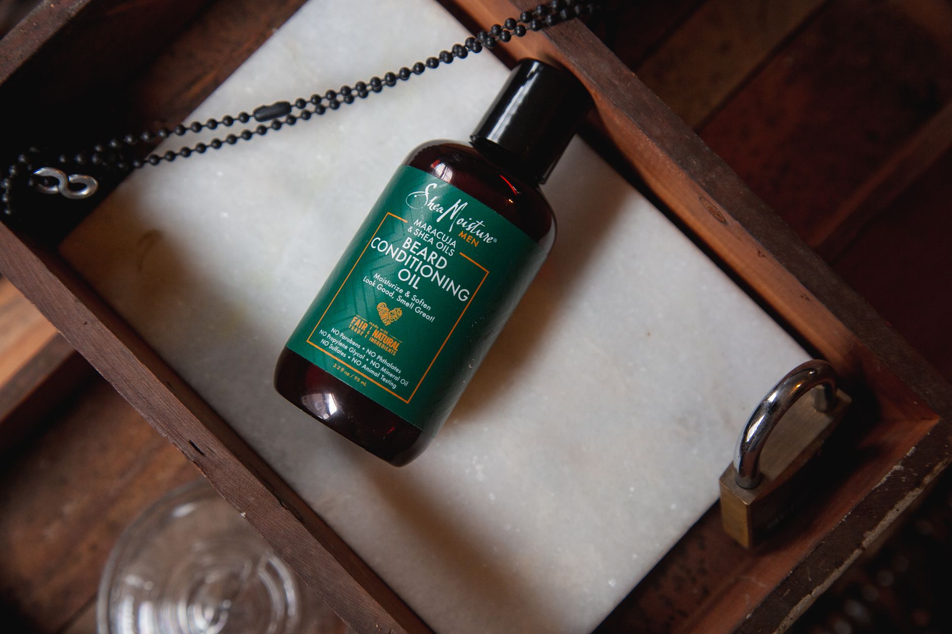 Learn How to Pick The Right Type of Beard Oil For Growth