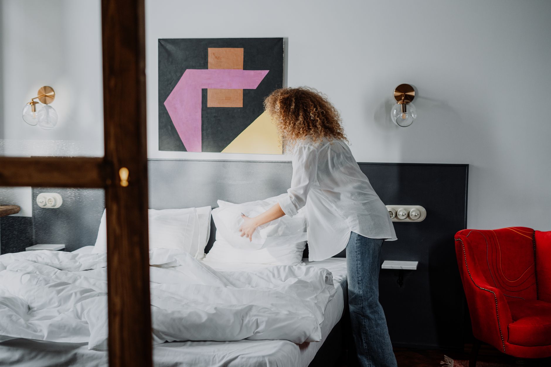 The Psychology of a Clean Bedroom: How Tidying Up Can Reduce Stress