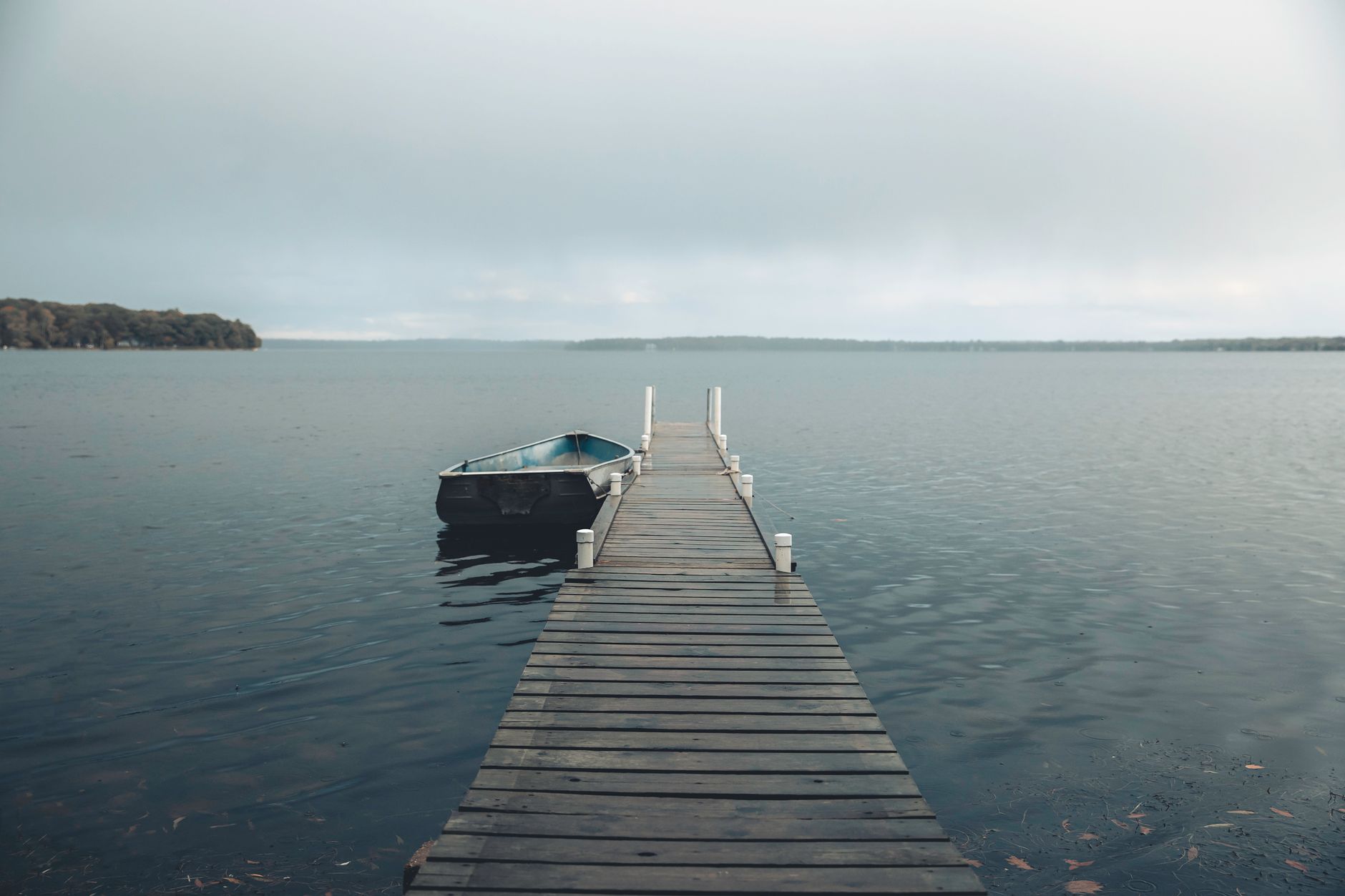 Floating Docks vs. Fixed Docks: First Read the Water, Then Make a Decision