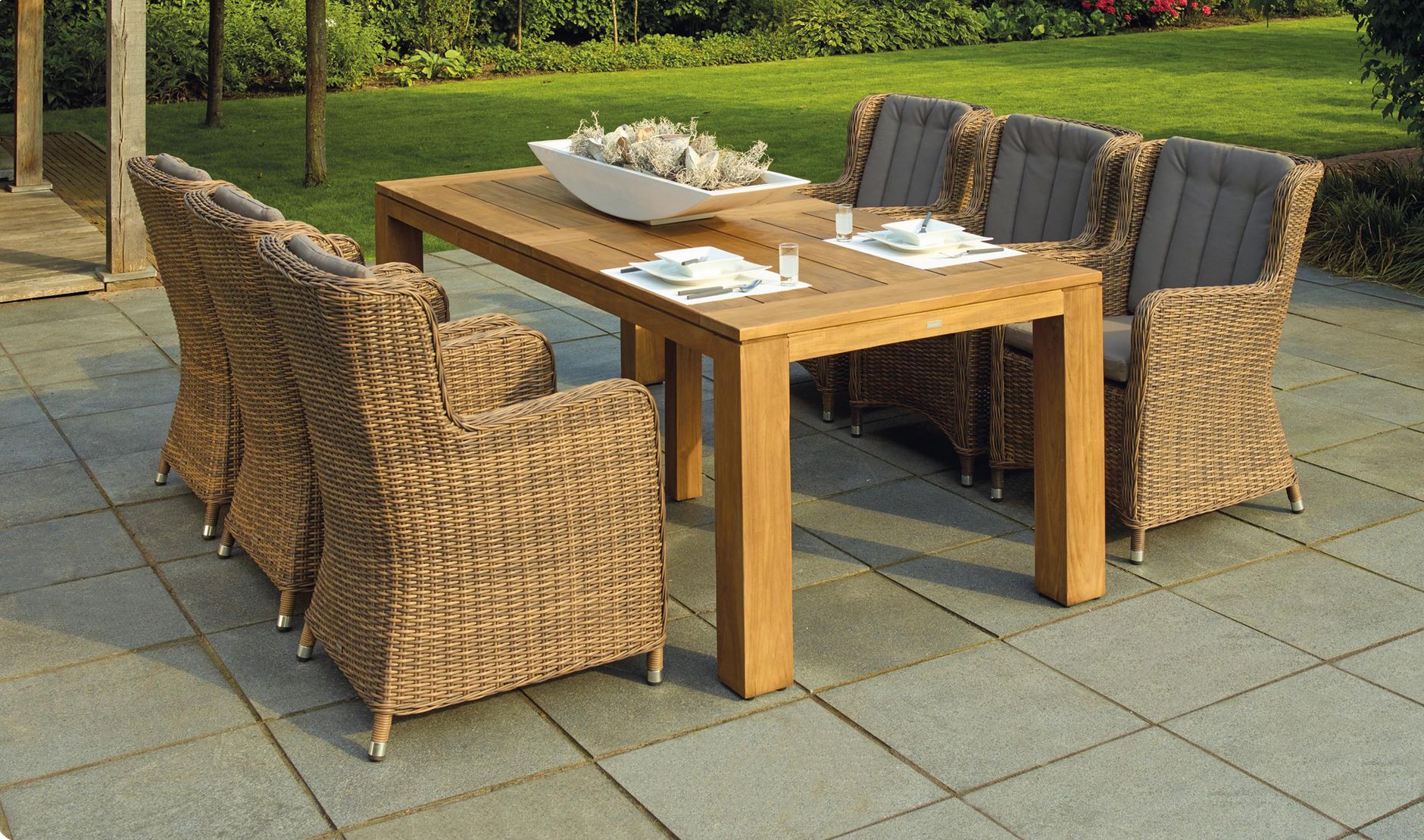 Top Materials for Luxury Outdoor Furniture: What Lasts and What Looks Best