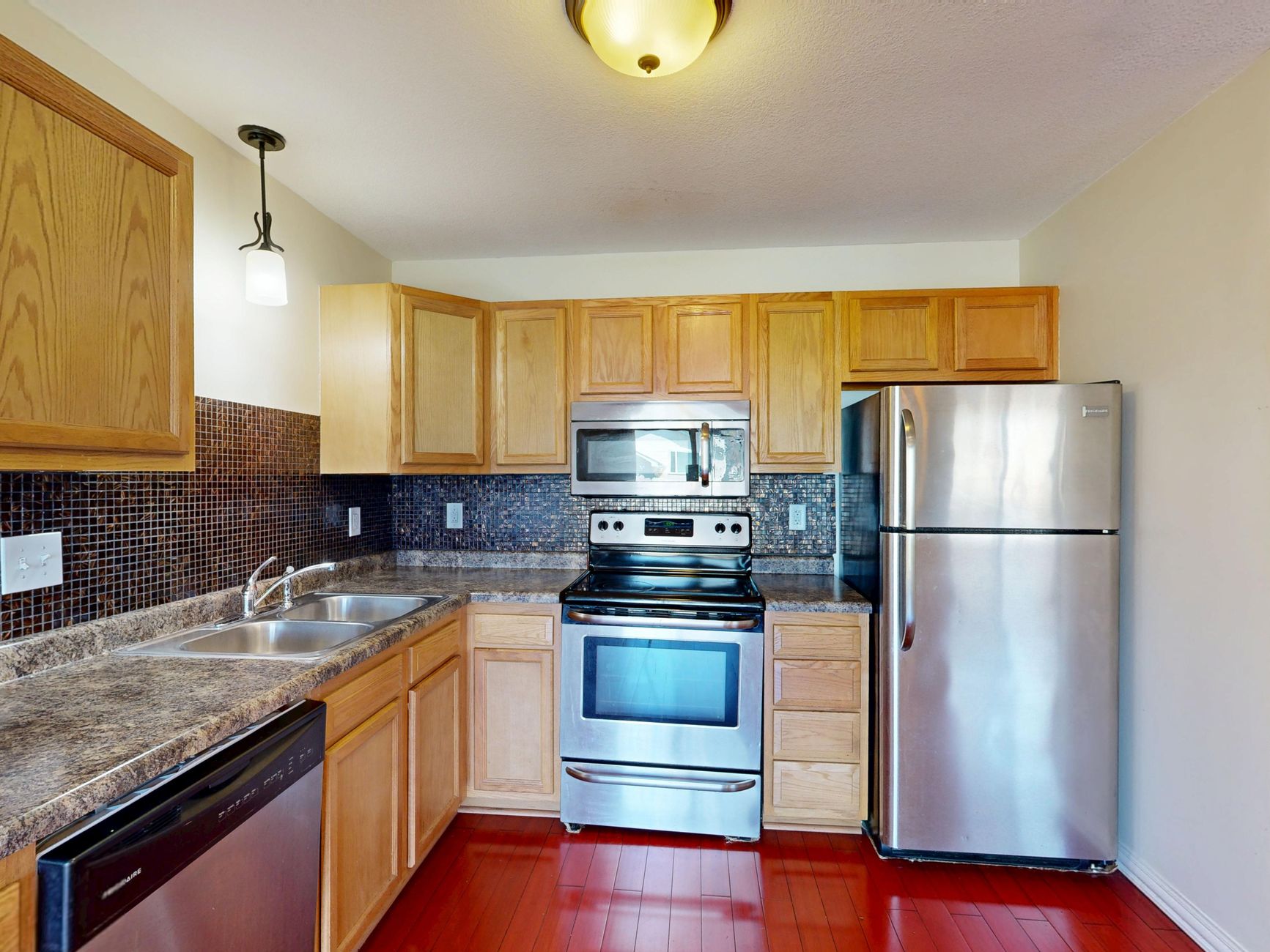 Cabinet Refacing vs Replacing: How to Choose the Right Remodel Option