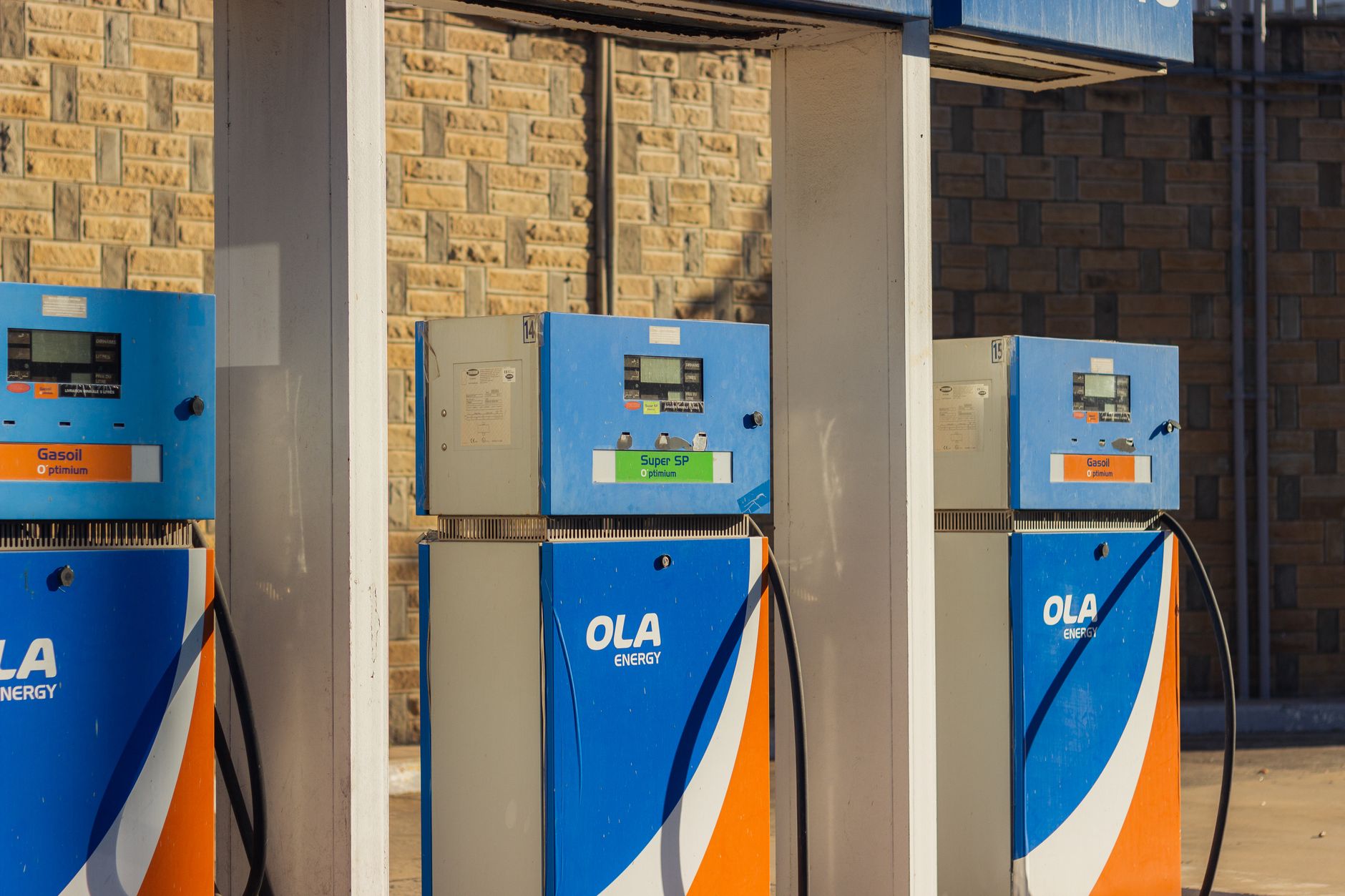 Governors push to freeze gas tax as prices rise