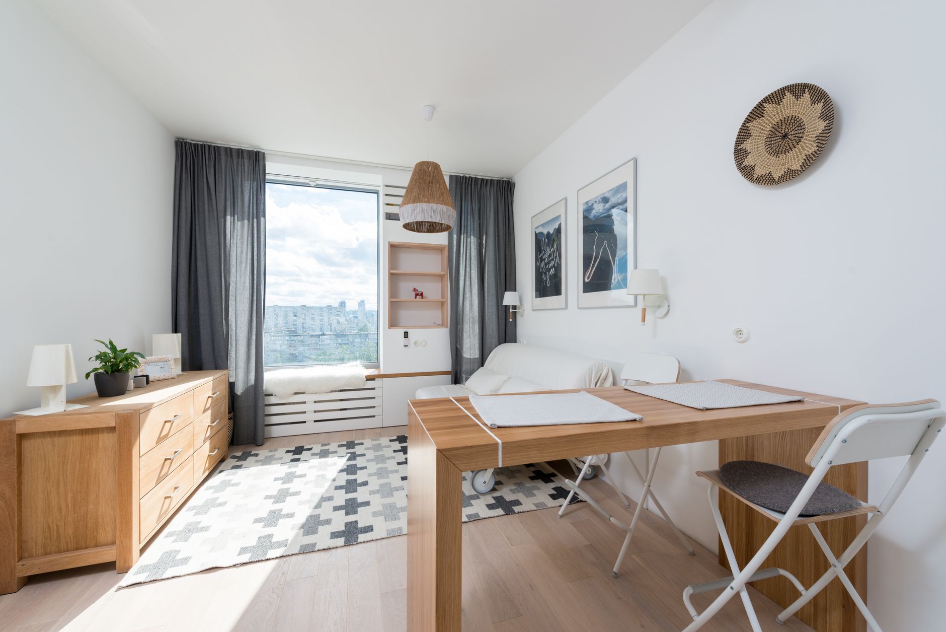 4 Tips on Making a Room Look Bigger