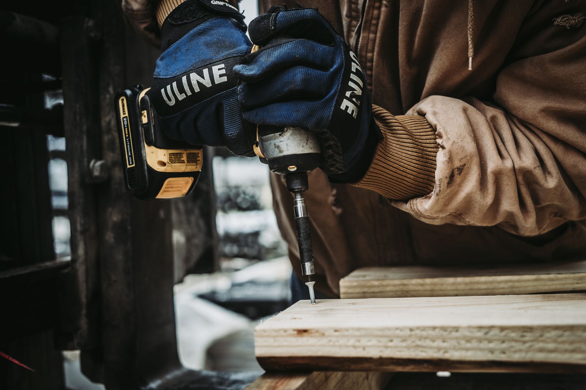 Lowe’s Offers Free DeWalt Tools This Summer