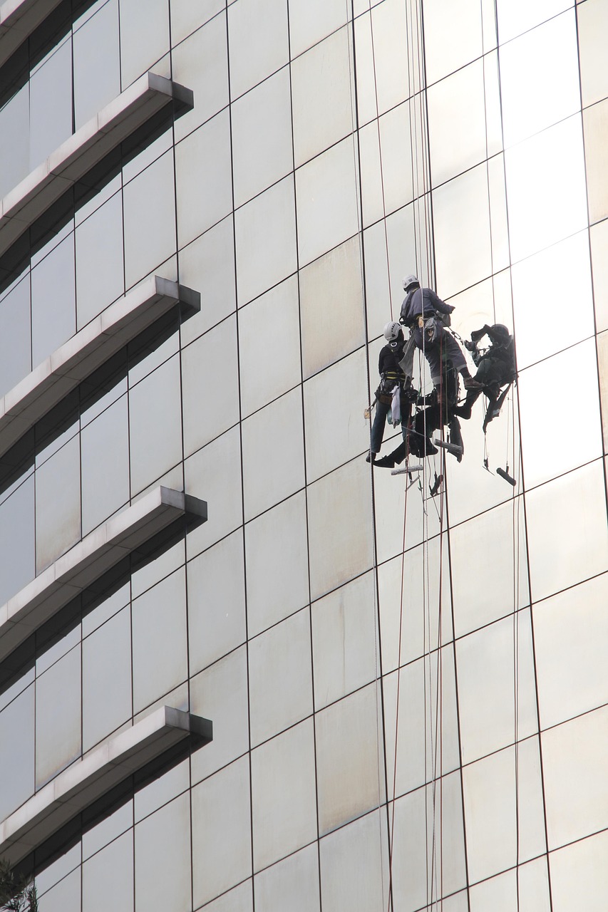The Evolution of Window Cleaning: Innovations in Tools and Techniques