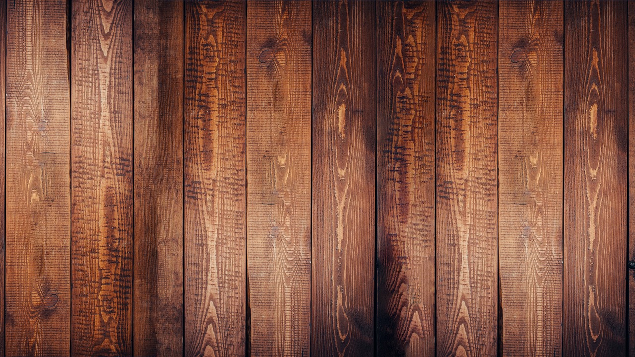 Should You Choose Hardwood Flooring Or Laminate: What’s The Difference?