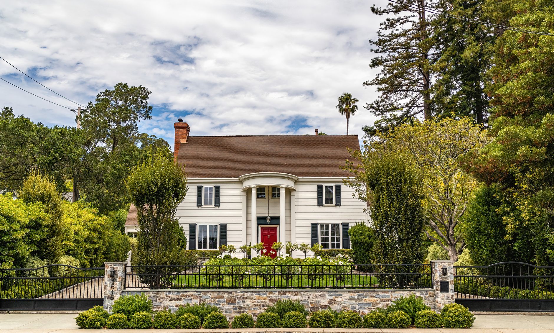 Helen Mirren sells historic Hollywood estate