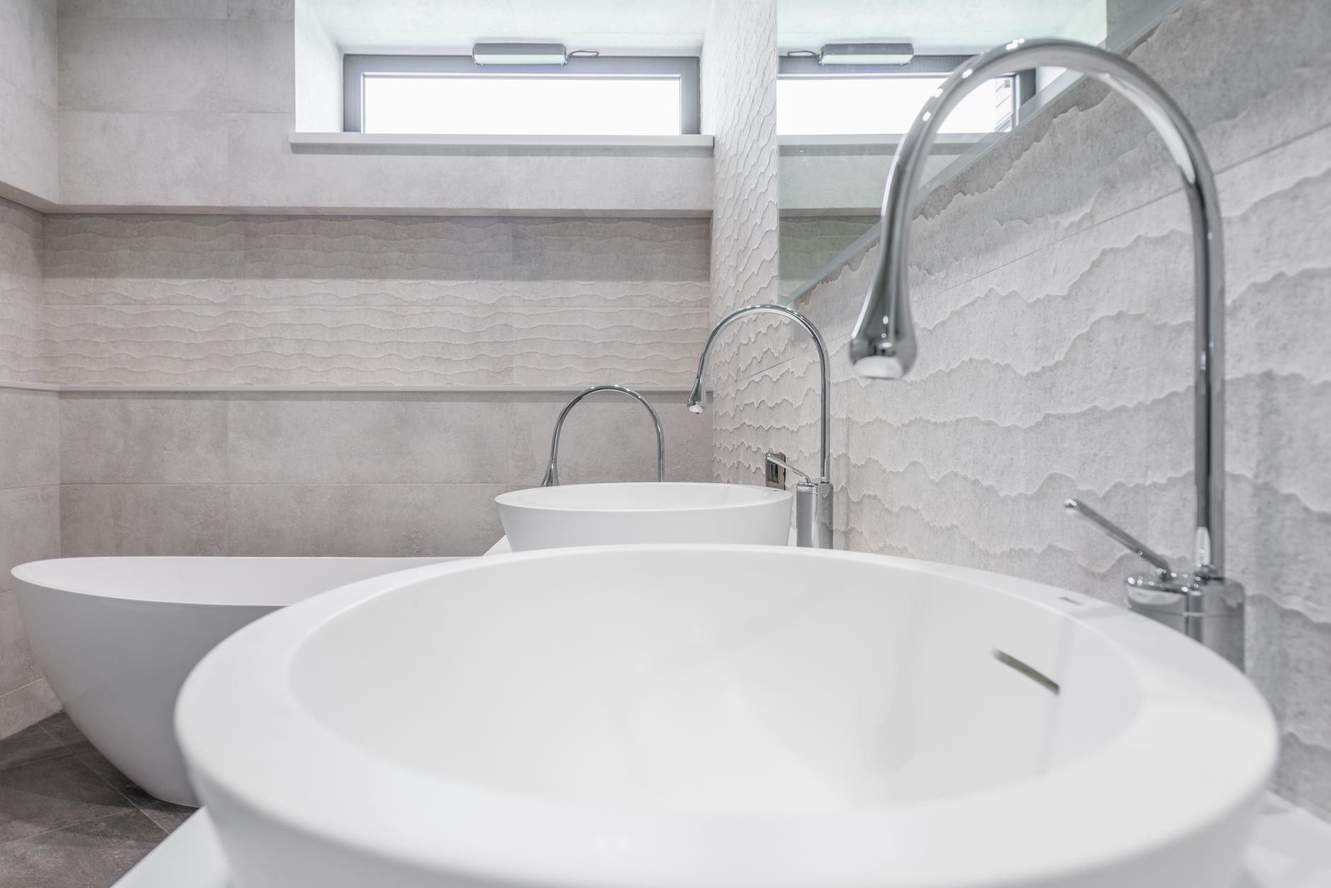 DIY vs. Professional Bathroom Remodeling_ Pros, Cons, and How to Decide