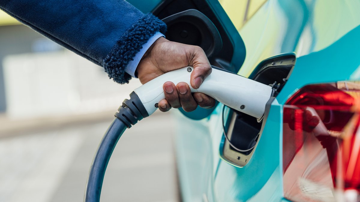 EV Transition Sparks Mixed Reactions EV Transition Sparks Mixed Reactions - ev transition