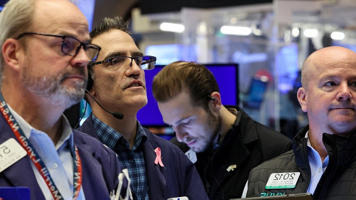 Wall Street up today, down weekly, yields rise - wall street yields