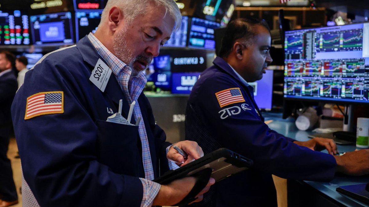 Rising Yields Rattle Market, but AI and Retail Stocks Shine - retail stocks