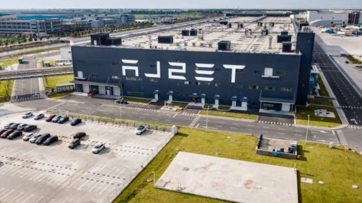 China recalls nearly 3 million Tesla cars over door handles China recalls nearly 3 million Tesla cars over door handles - tesla recall