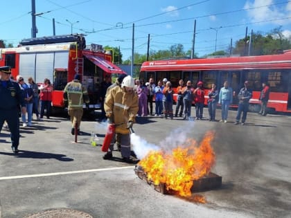 В трамвайном депо Таганрога прошли пожарные учения