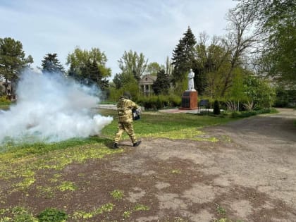 В Азовском районе противоклещевые обработки