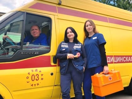 В Ростовской области врачи на дому приняли стремительные роды у многодетной матери