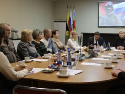 В городской библиотеке имени М.А. Шолохова состоялся круглый стол на тему: «Герои нашего времени»