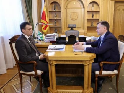 Юрий Слюсарь обсудил наболевшие проблемы Гуково с главой администрации города