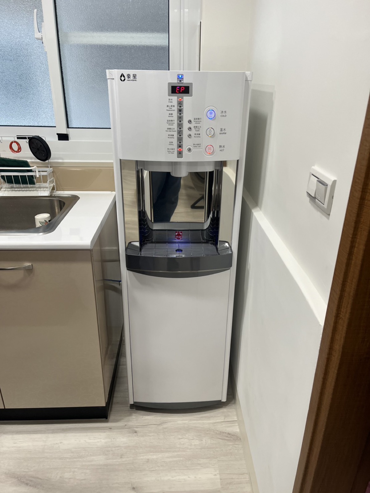 高雄三民大昌一路 豪星落地式冰溫熱飲水機 安裝完工實照