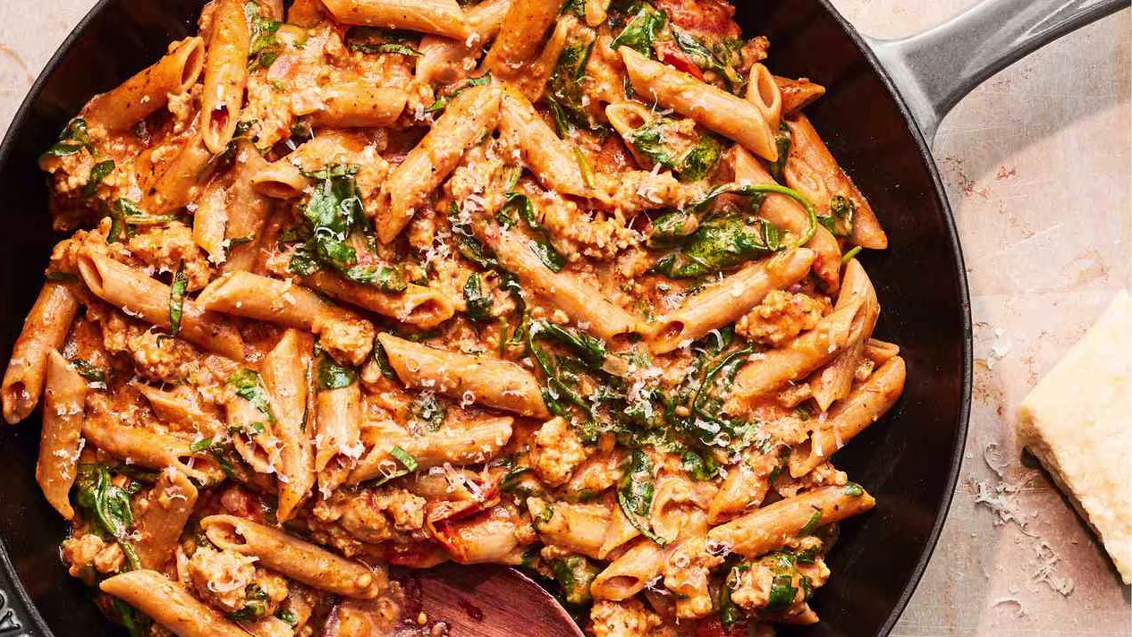 Delicious One-Skillet Cheesy Ground Chicken Pasta Recipe - Quick & Easy Dinner Idea