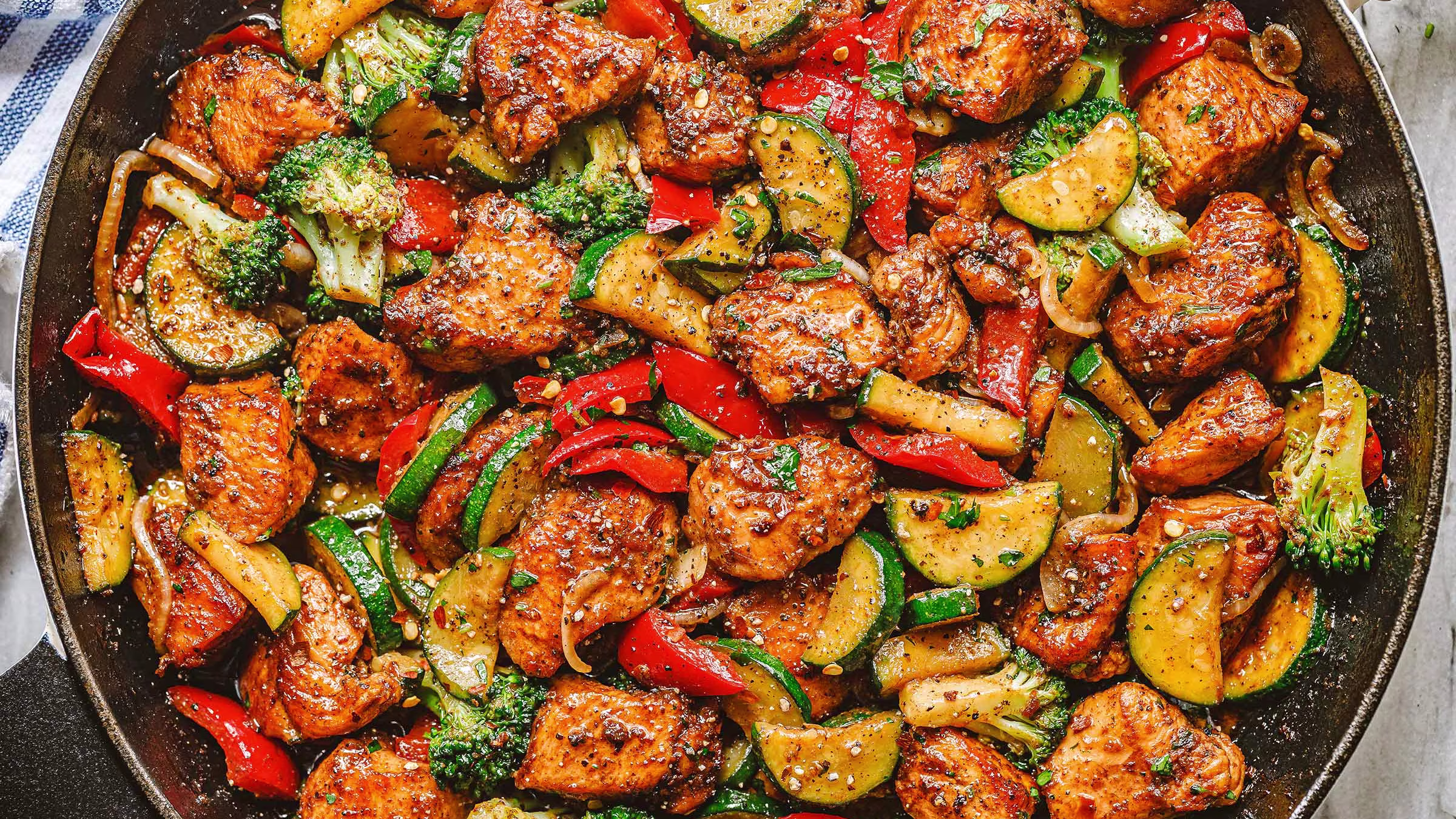Delicious One-Pan Chicken and Veggies: A Cookwell Recipe for Effortless Meals