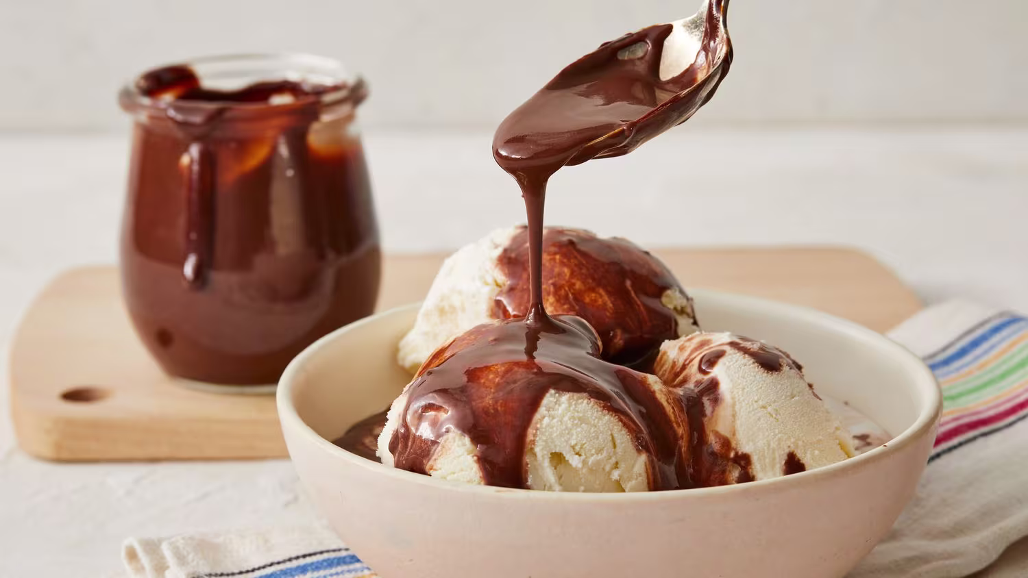 Indulge in Decadence: Easy Black Label Chocolate Sauce Recipe for Every Dessert Lover