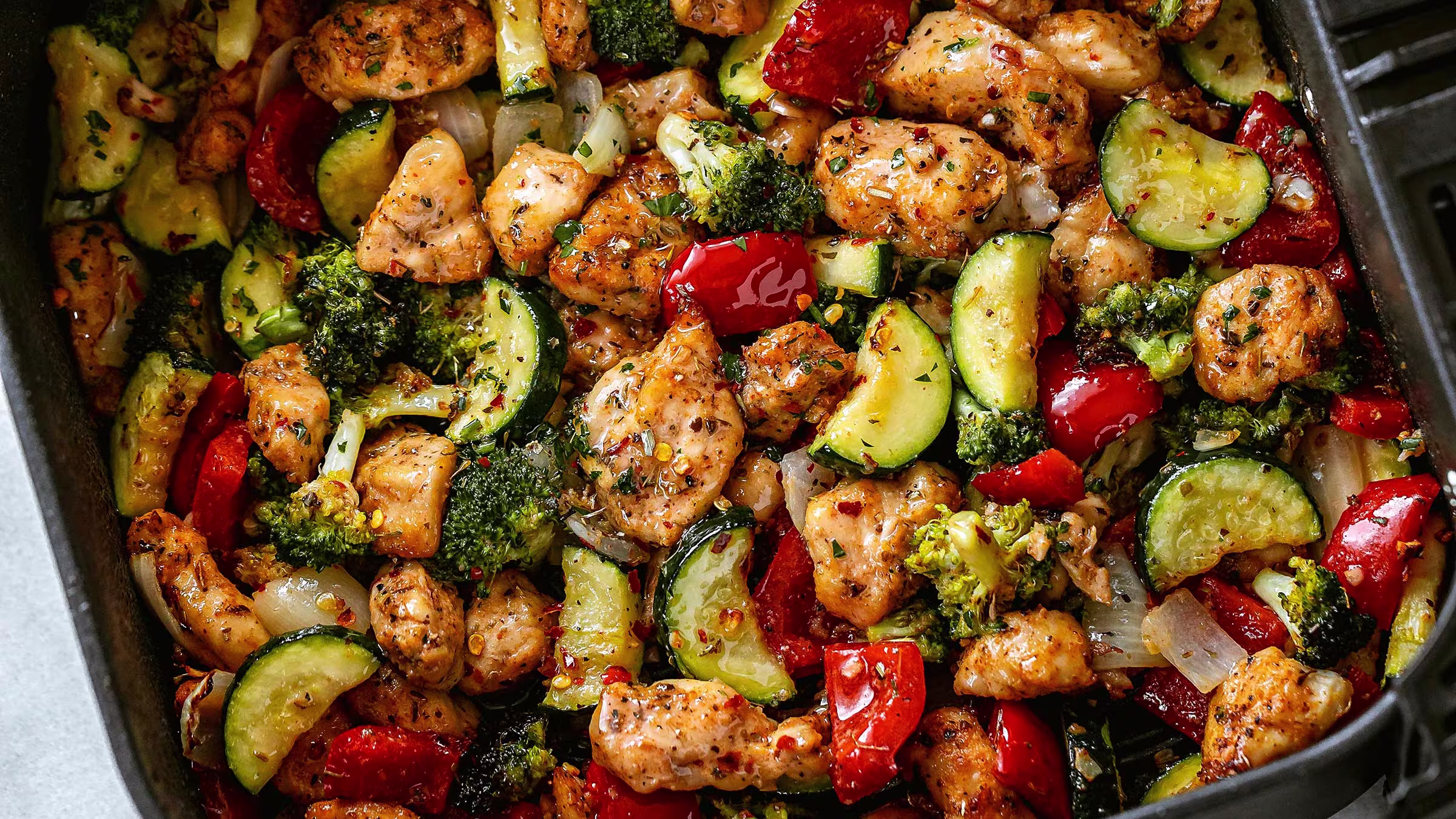 Deliciously Easy Air Fryer Recipes: Your Essential Air Fryer Recipe Book