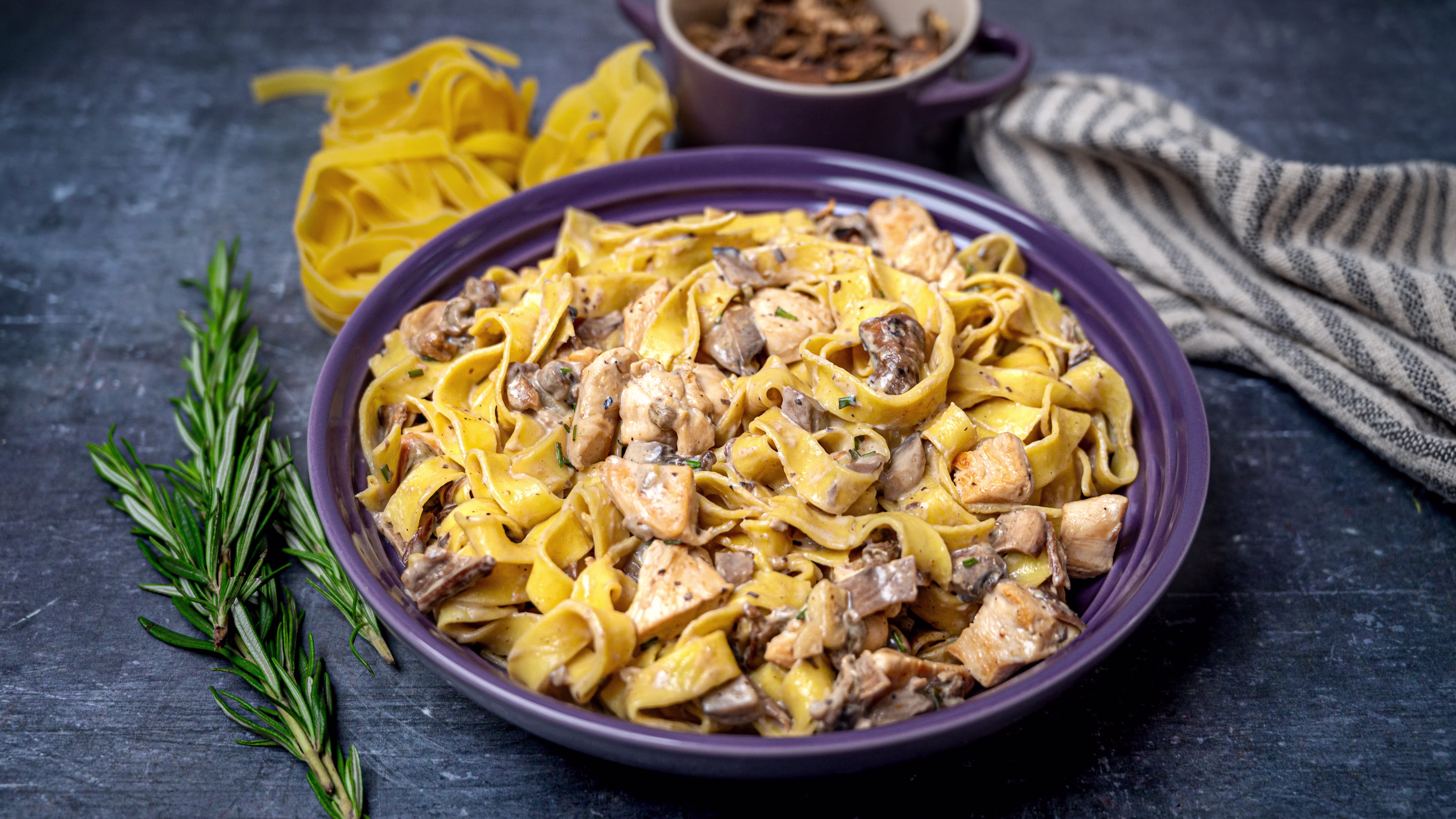 Delicious Chicken Tagliatelle Pasta Recipe: A Comforting Meal in Under 30 Minutes