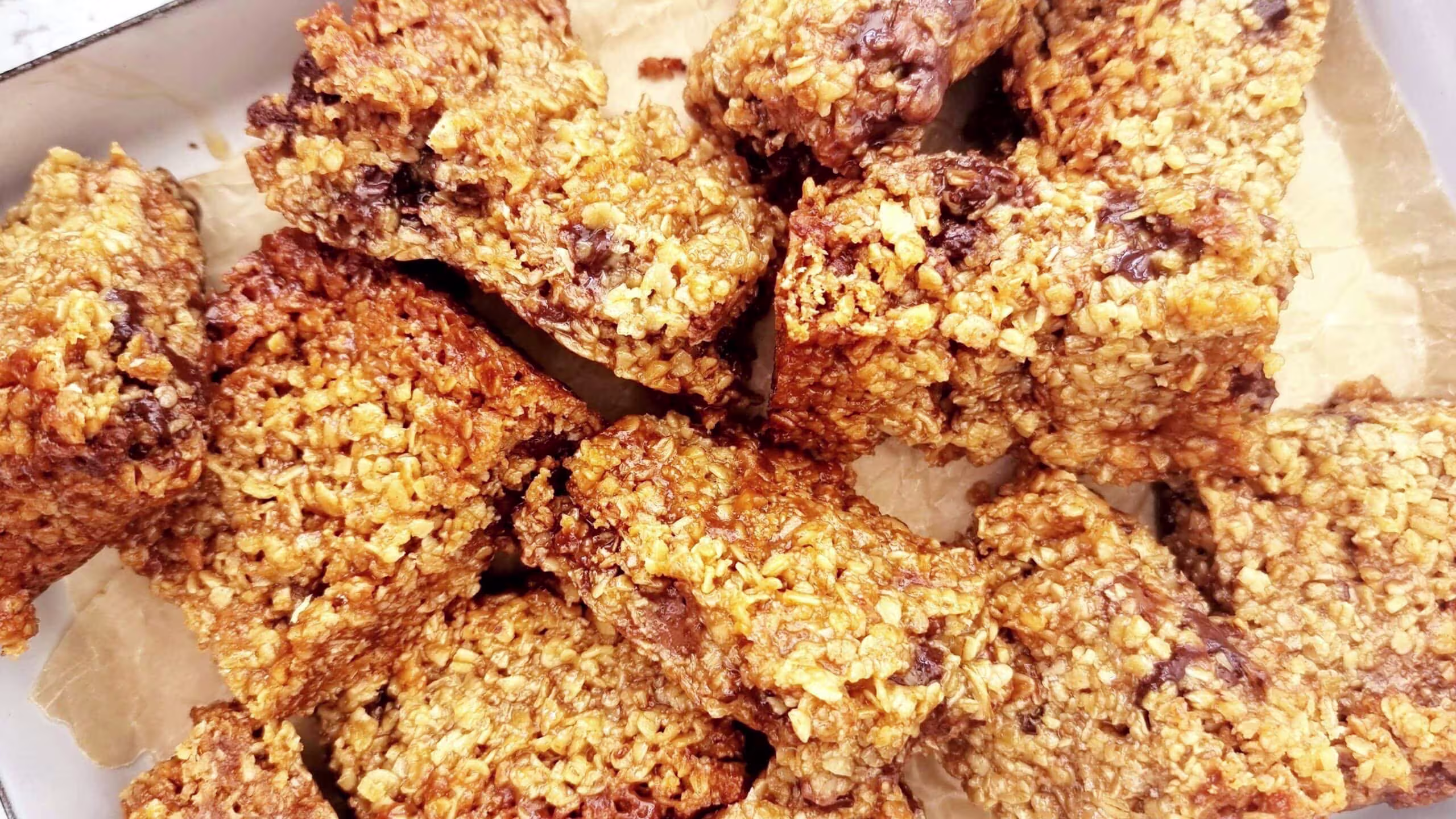 Irresistibly Chewy Chocolate Chip Flapjacks: Your New Go-To Snack Recipe!