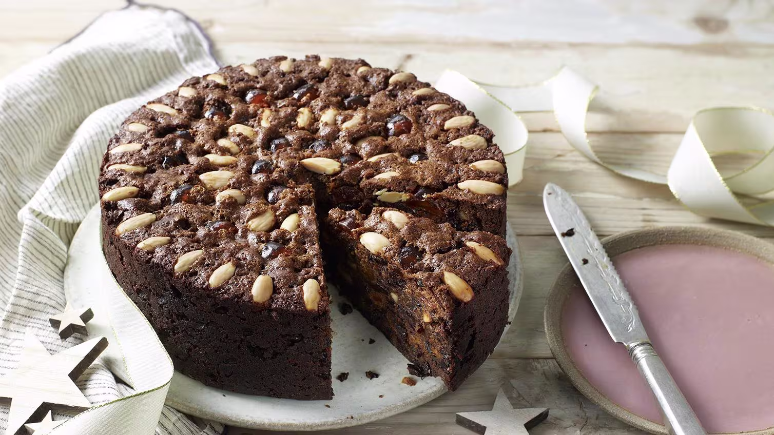 Delightful Mary Berry Light Farmhouse Fruit Cake Recipe: A Slice of Tradition