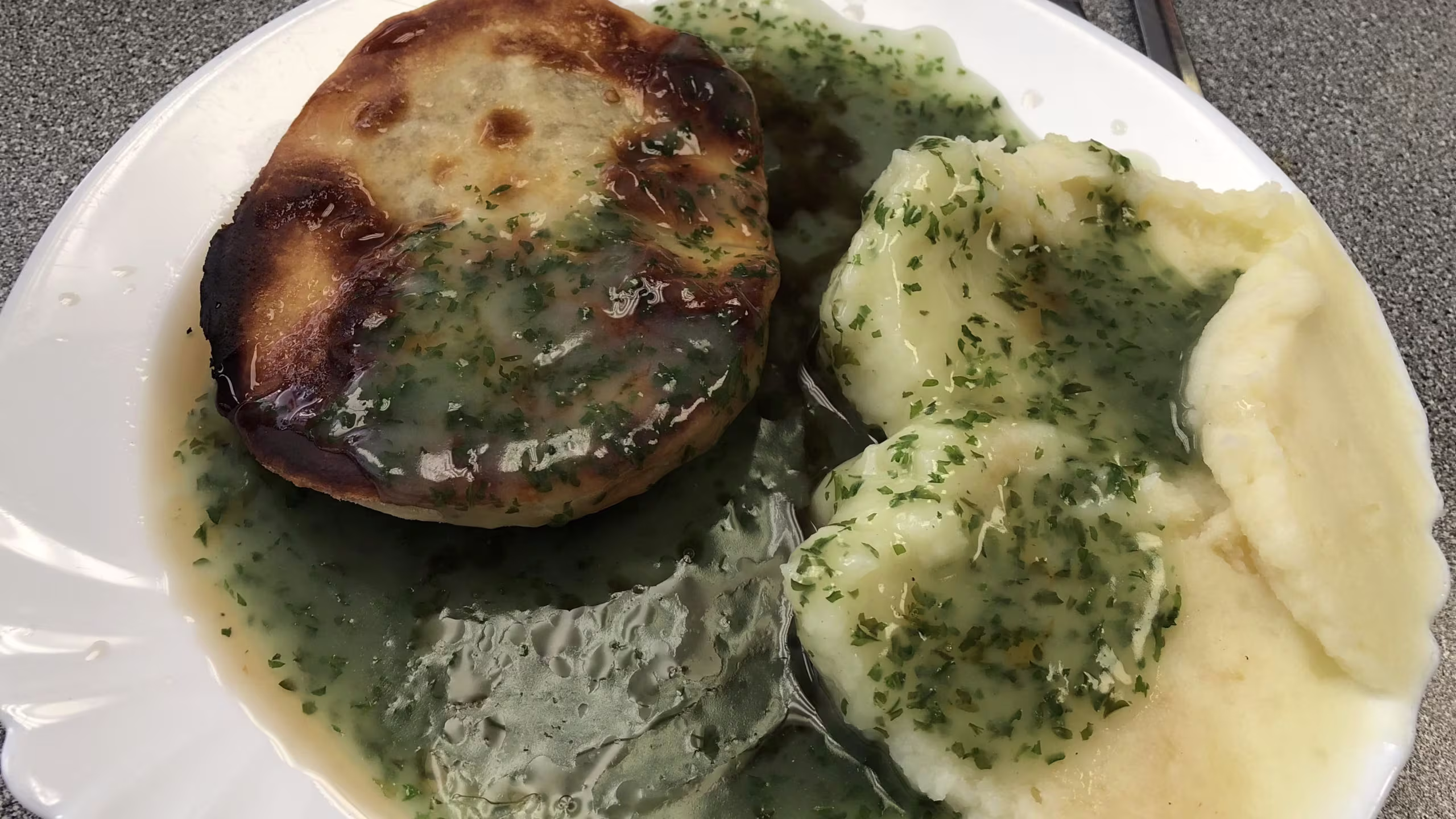 Dietary Considerations of recipe for pie mash and liquor